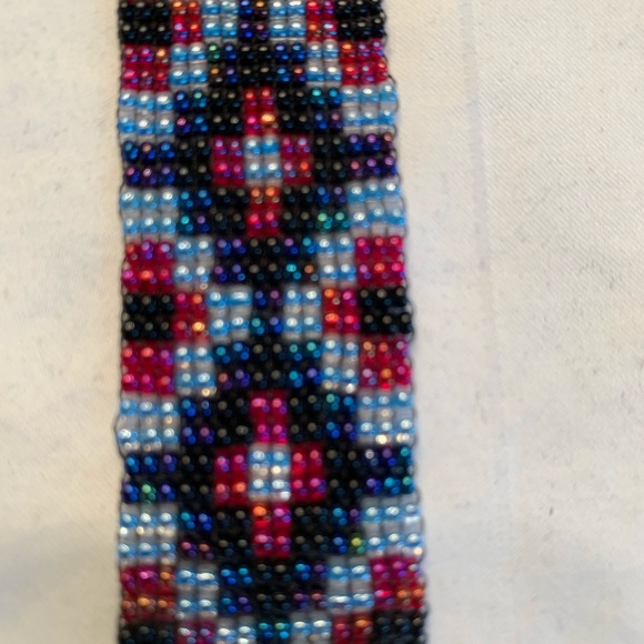 Handmade beaded bracelet - Picture 2 of 3
